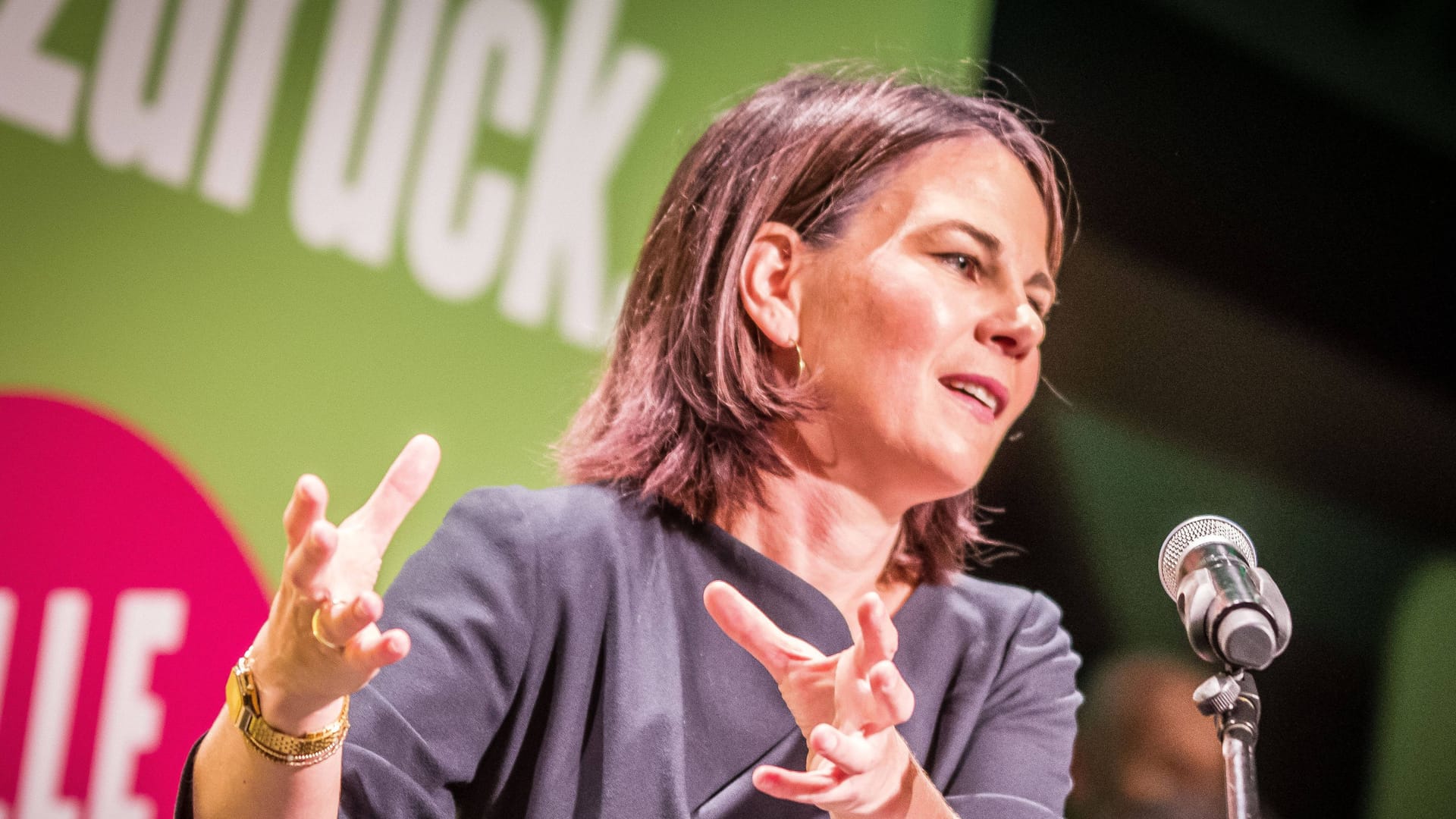 Annalena Baerbock während ihrer Rede auf dem Parteitag der bayrischen Grünen.