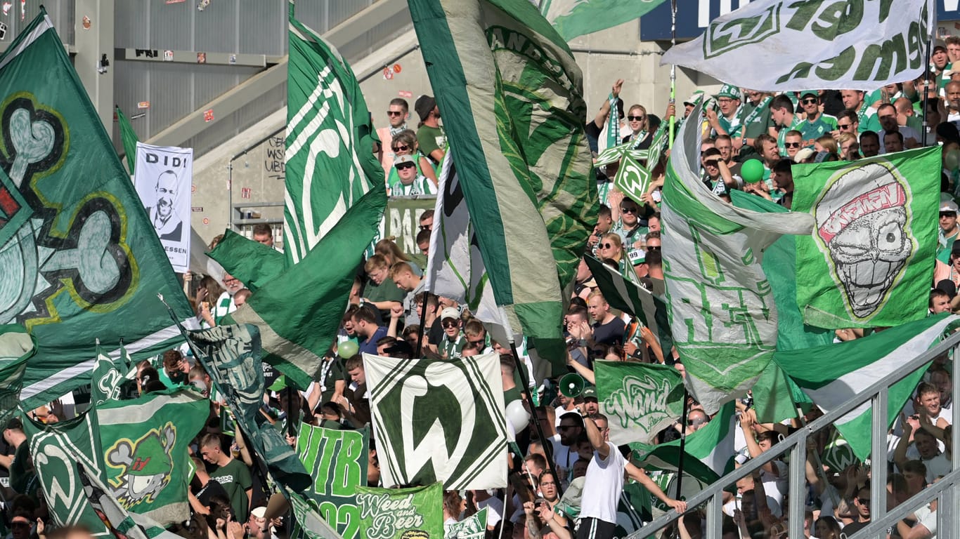 Fans des SV Werder Bremen: Der Klub sucht öffentlich nach einem vermissten israelischen Fan.