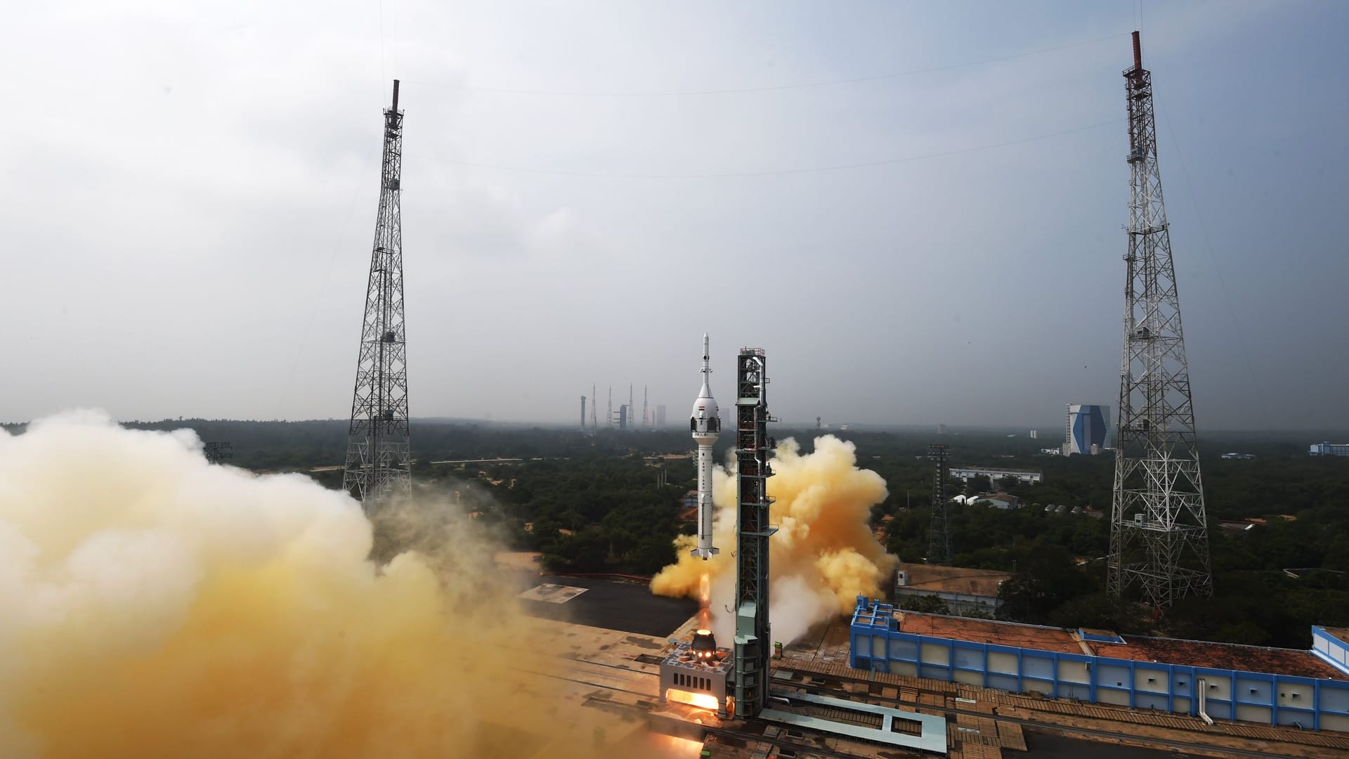 Erfolgreicher Test: Die indische Rakete hob am Samstag ab.