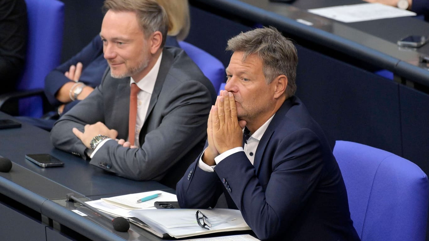 Kabinettskollegen Lindner (Finanzen) und Habeck (Wirtschaft): Wo soll der Staat sparen?