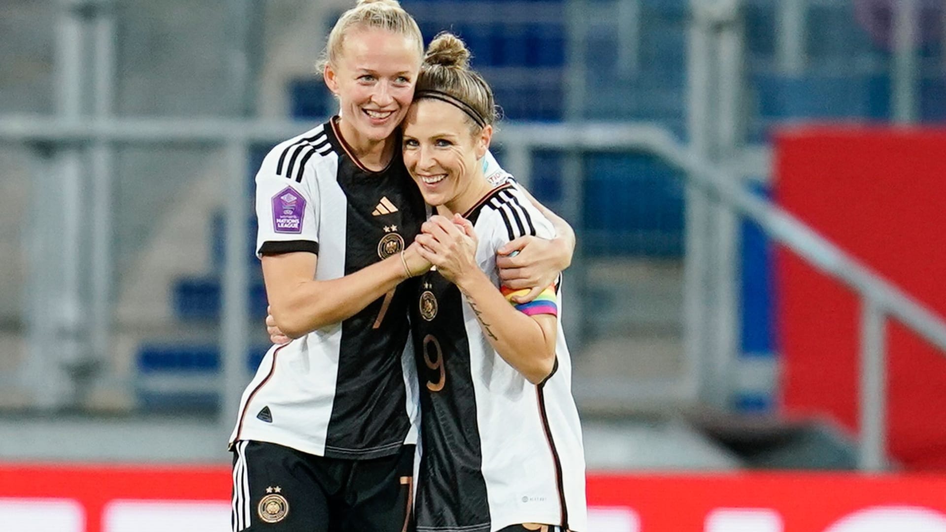 Lea Schüller und Svenja Huth