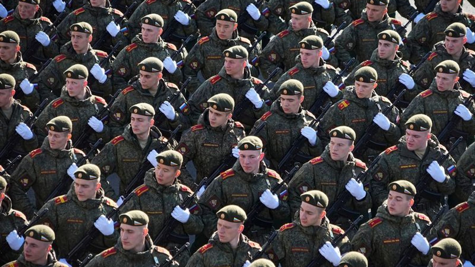 Darum wirbt Putins Armee jetzt auch um Frauen