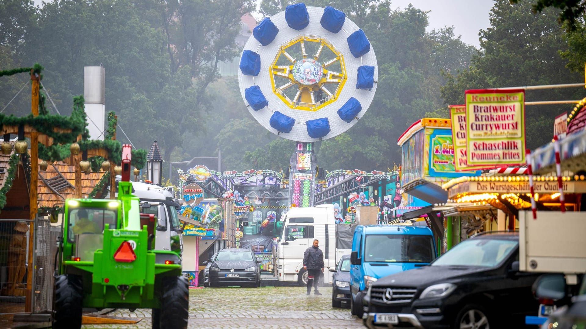 Aufbau des 988. Freimarkts auf der Bürgerweide: Das Volksfest beginnt am 13. Oktober.