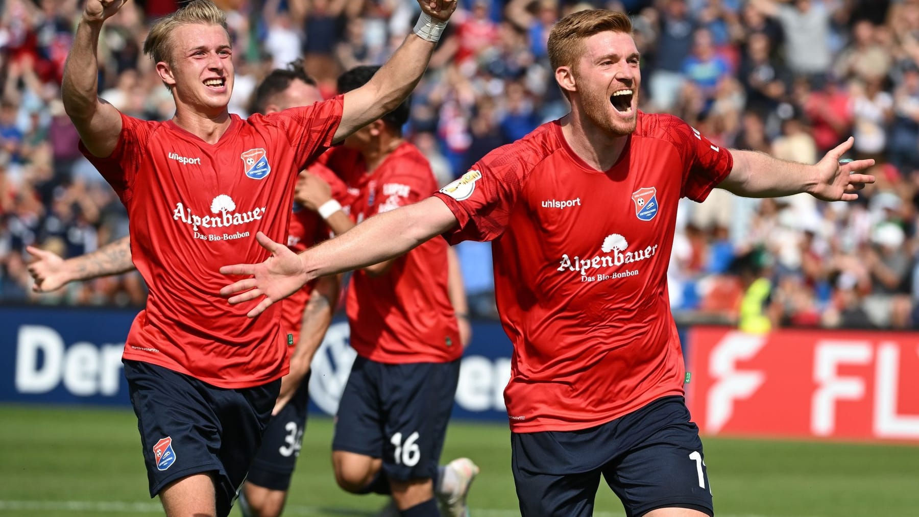 DFB-Pokal | FC Augsburg Im DFB-Pokal Abgewatscht - Unterhaching Jubelt