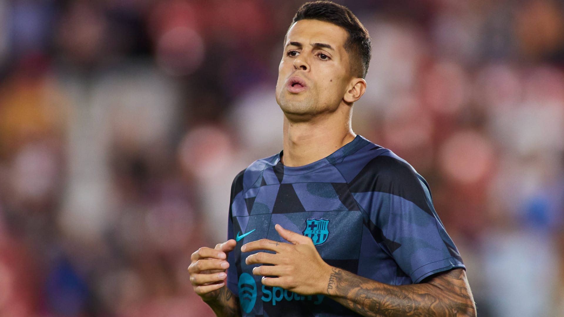 João Cancelo: Er hat genervt auf Fans reagiert.