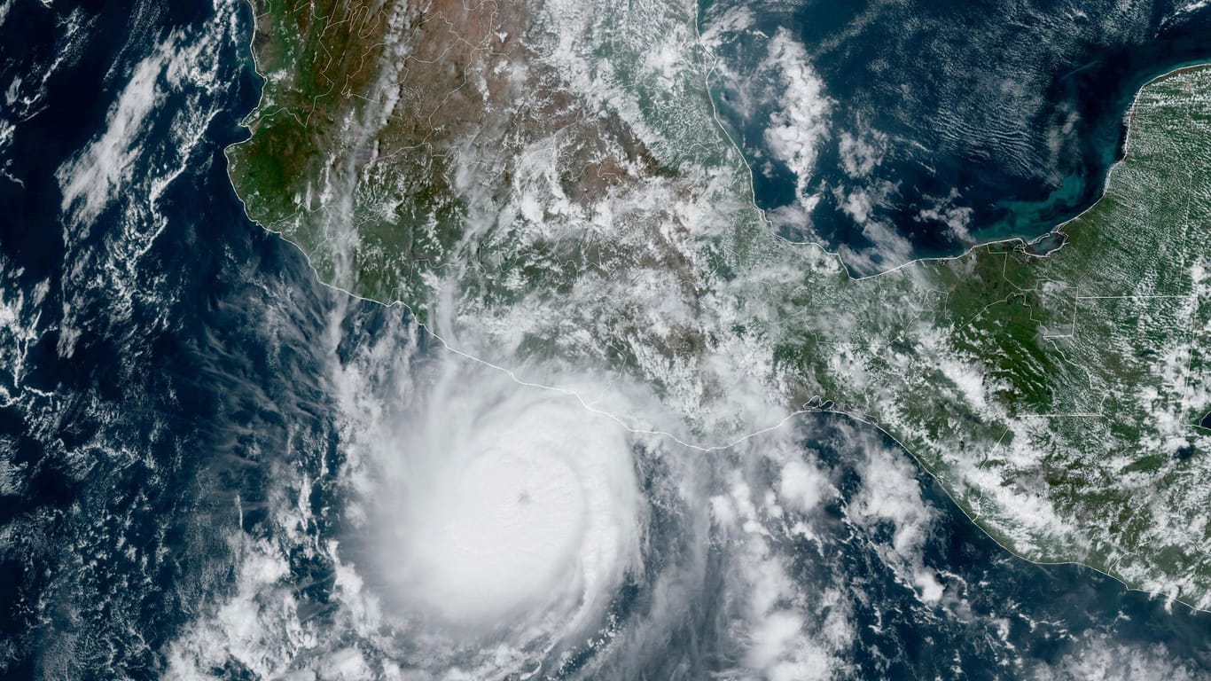 Dieses Satellitenbild zeigt den Hurrikan Otis, der sich der mexikanischen Pazifikküste nahe Acapulco nähert.