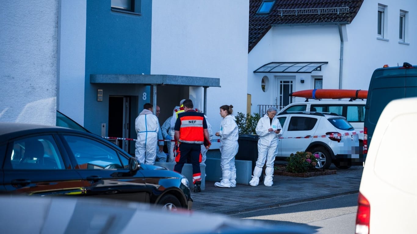 Wohnhaus in Darmstadt: Ein 41-jähriger Mann und ein zehnjähriges Kind wurden tot aufgefunden.