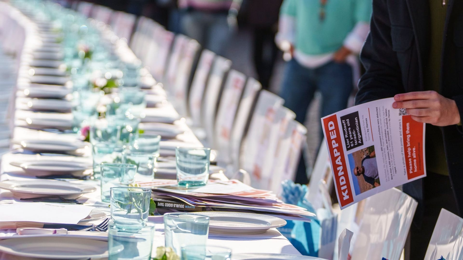 Schabbat-Tafel als Solidaritätsaktion für israelische Geisel Schabbat-Tafel als Solidaritätsaktion für israelische Geisel