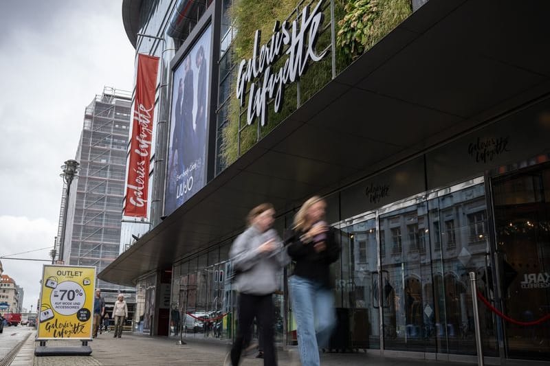 Außenansicht des Kaufhauses Galeries Lafayette an der Friedrichstraße.