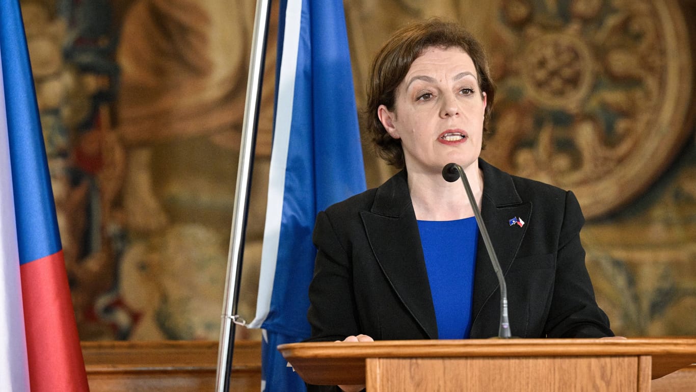 Donika Gërvalla-Schwarz, Außenministerin des Kosovo (Archivbild): Sie beschuldigt Serbiens Regierung hinter dem Angriff zu stecken.