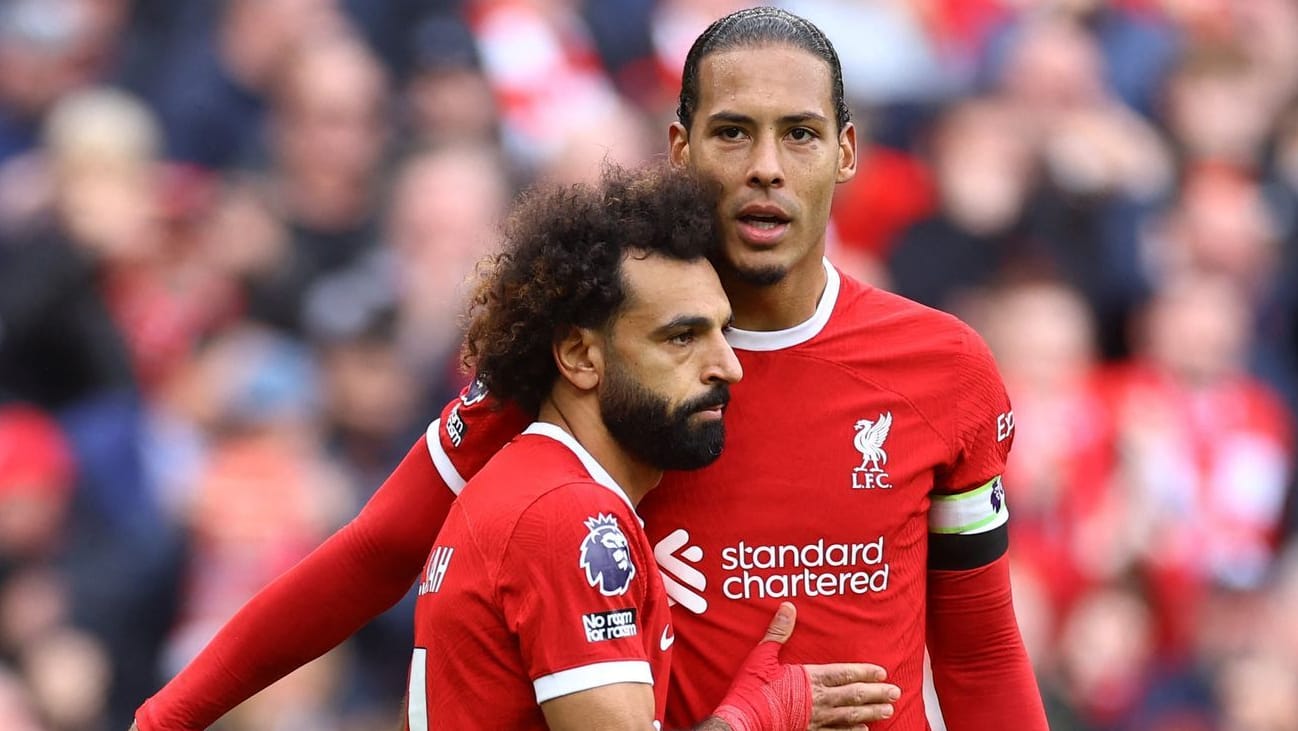 Virgil van Dijk und Mo Salah (l.): Er sorgte mit seinem Elfmeter-Tor für den Sieg der "Reds".