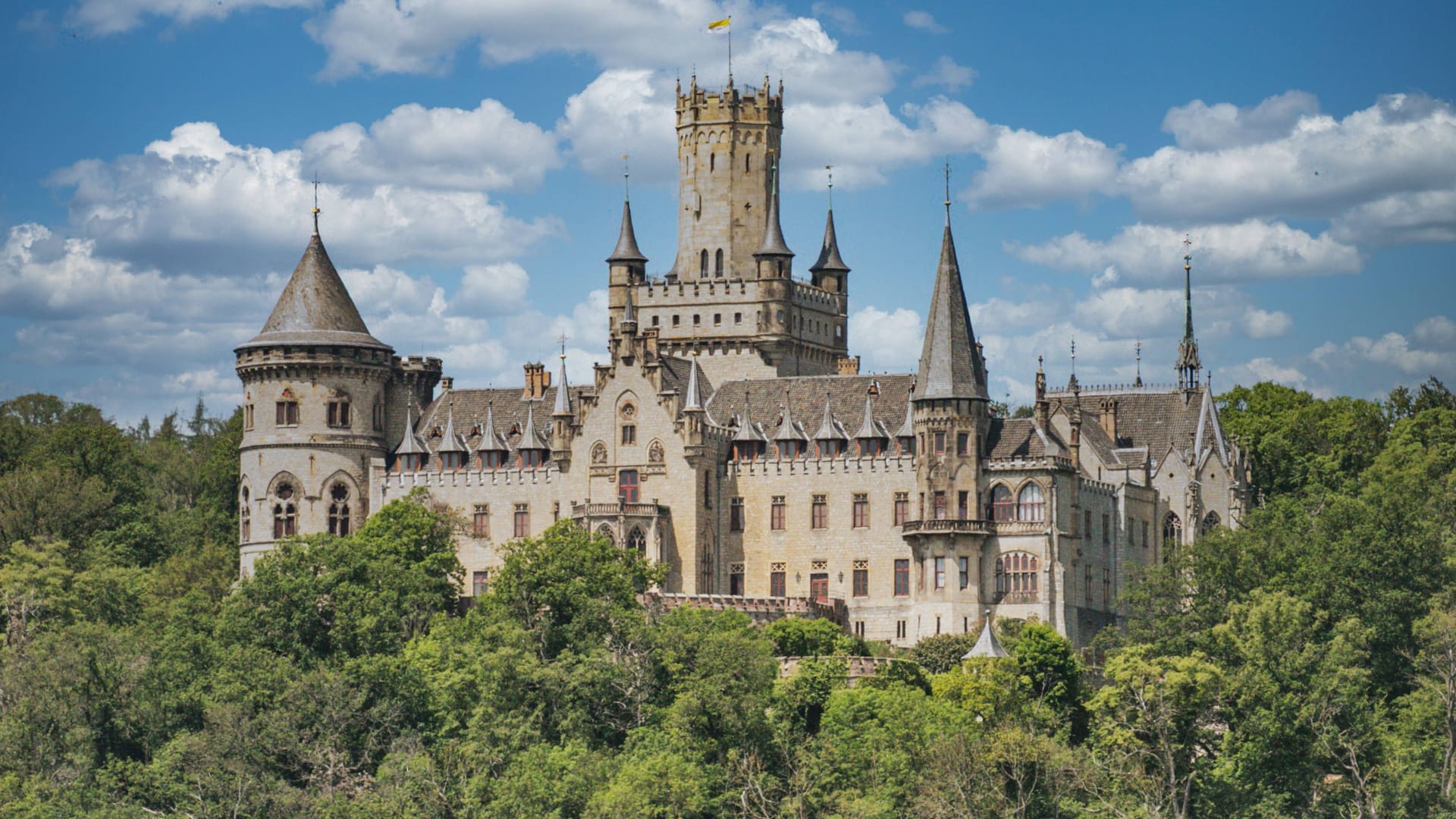 Die Marienburg bei Hildesheim (Archivbild): Kann eine Petition die Schließung des Märchenschlosses verhindern.