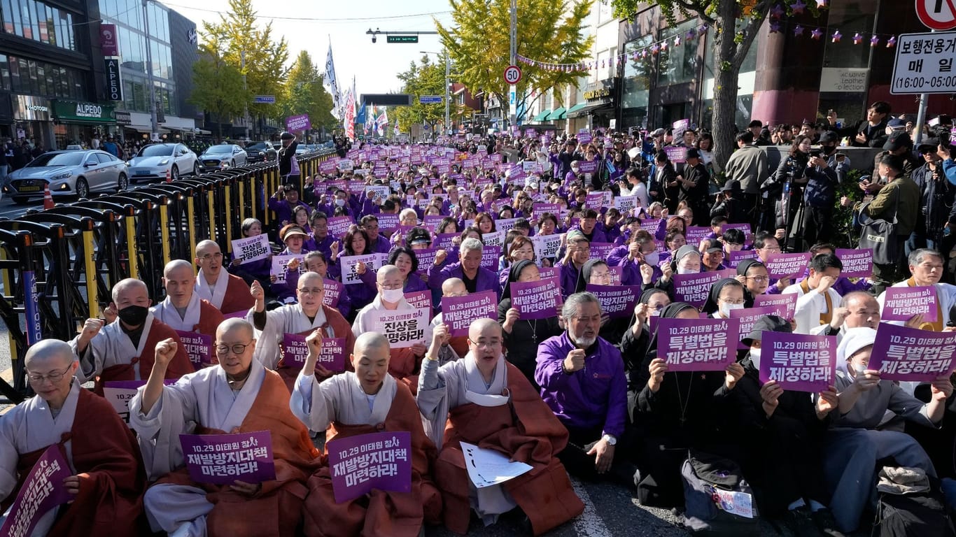 Ein Jahr nach Massenpanik an Halloween in Seoul