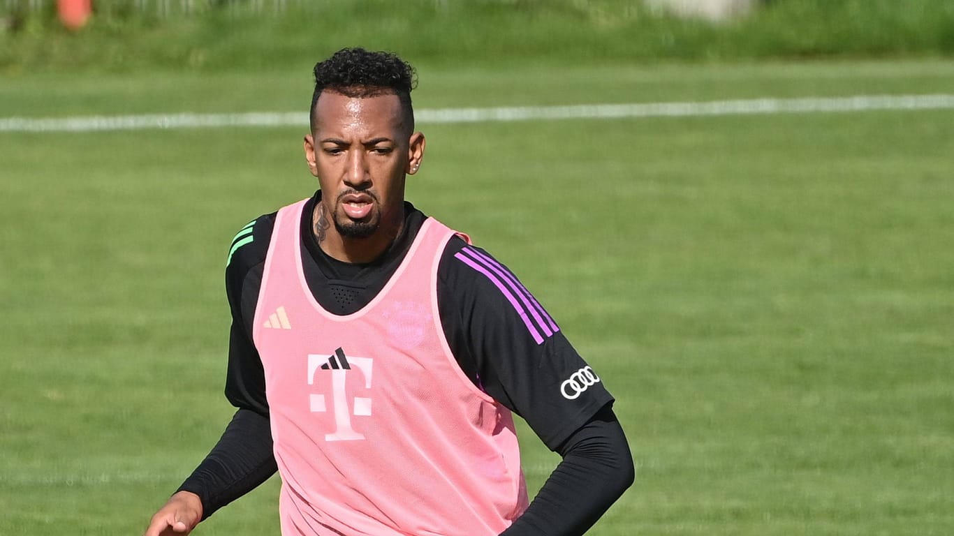 Jérôme Boateng: Der Innenverteidiger darf wohl weiter bei Bayern mittrainieren.