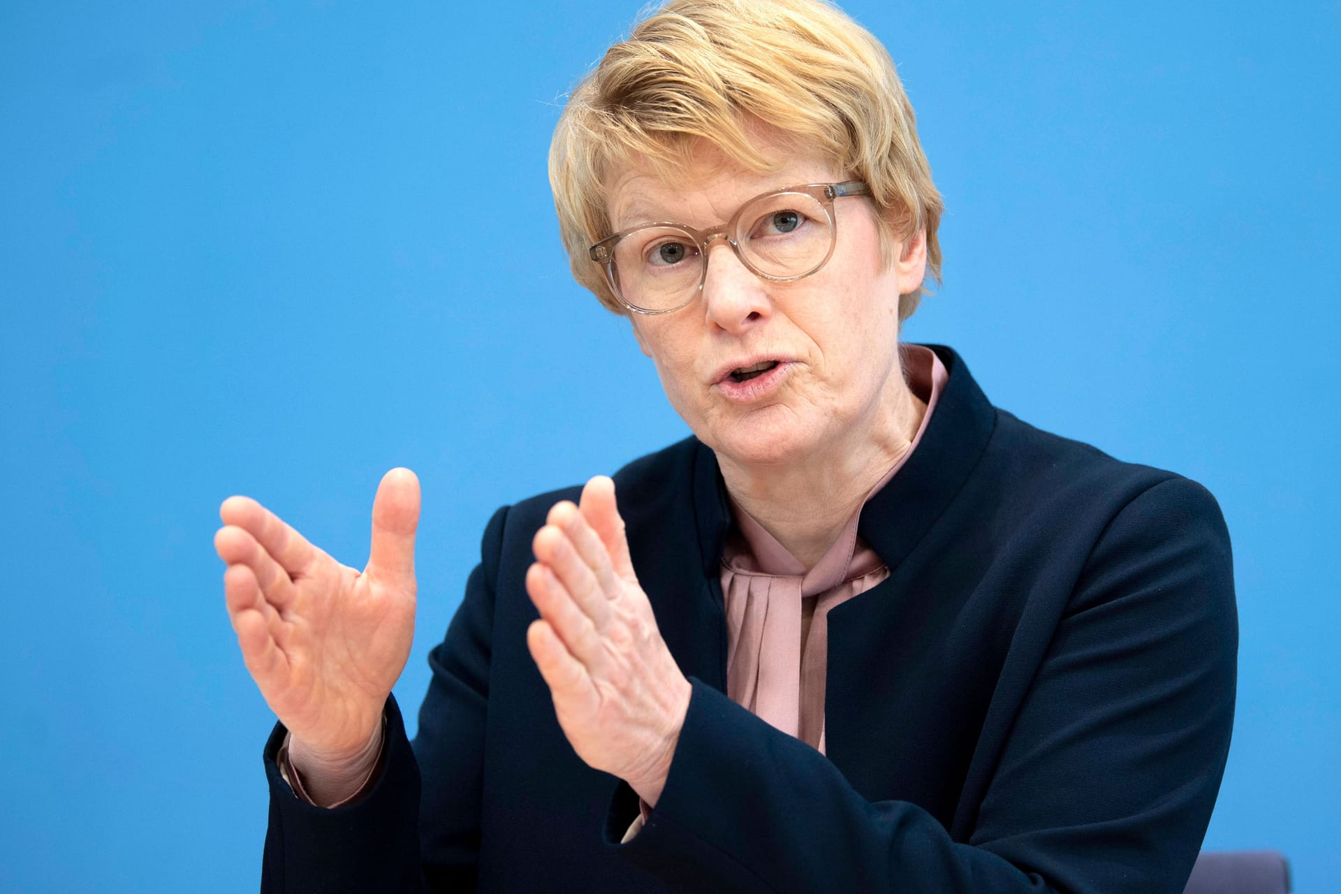 Veronika Grimm: Die Wirtschaftsweise sieht viele Vorteile im Wirtschaftsstandort Ostdeutschland. Veronika Grimm: Die Wirtschaftsweise sieht viele Vorteile im Wirtschaftsstandort Ostdeutschland.
