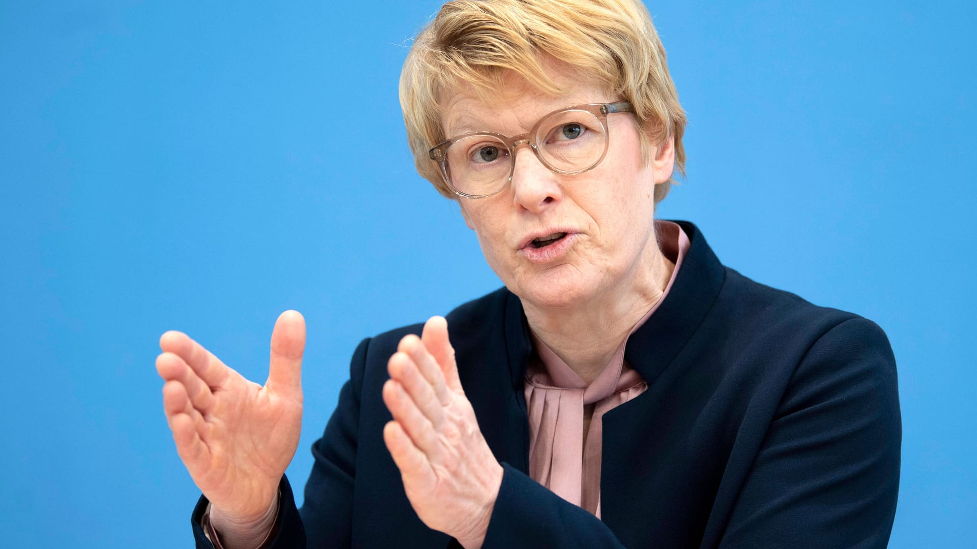 Veronika Grimm: Die Wirtschaftsweise sieht viele Vorteile im Wirtschaftsstandort Ostdeutschland. Veronika Grimm: Die Wirtschaftsweise sieht viele Vorteile im Wirtschaftsstandort Ostdeutschland.