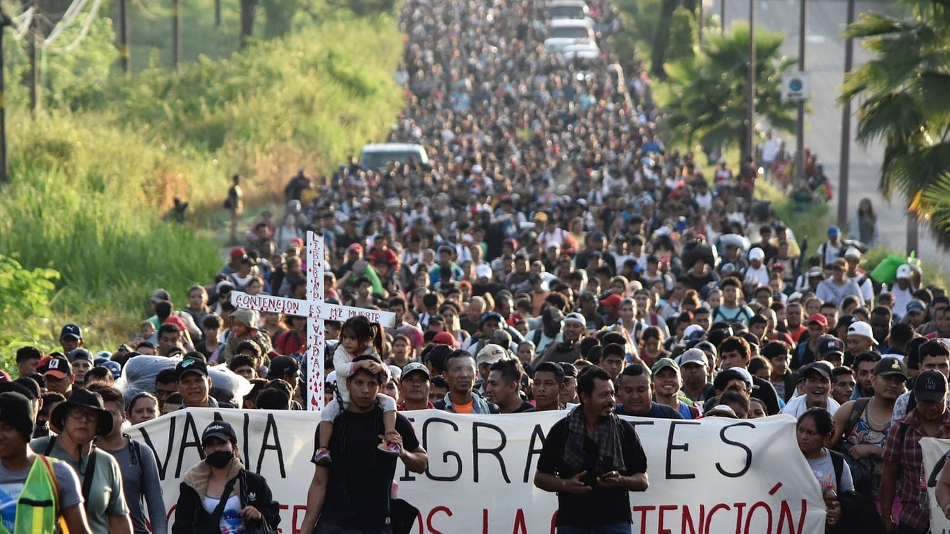 Tapachula, Mexiko: Tausende Migranten sind in einem Marsch in Richtung amerikanische Grenze unterwegs.