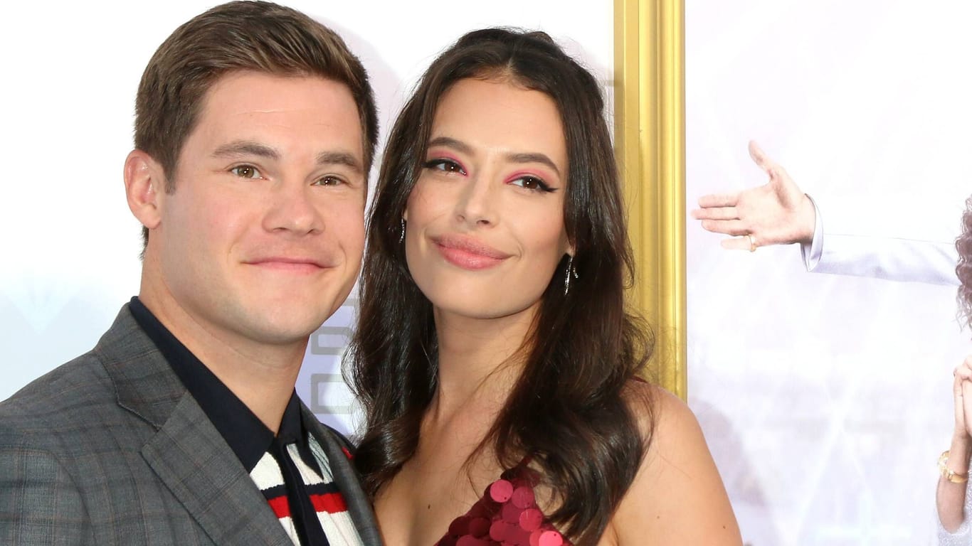 Adam DeVine und Chloe Bridges: Die Schauspieler erwarten Nachwuchs. Adam DeVine und Chloe Bridges: Die Schauspieler erwarten Nachwuchs.