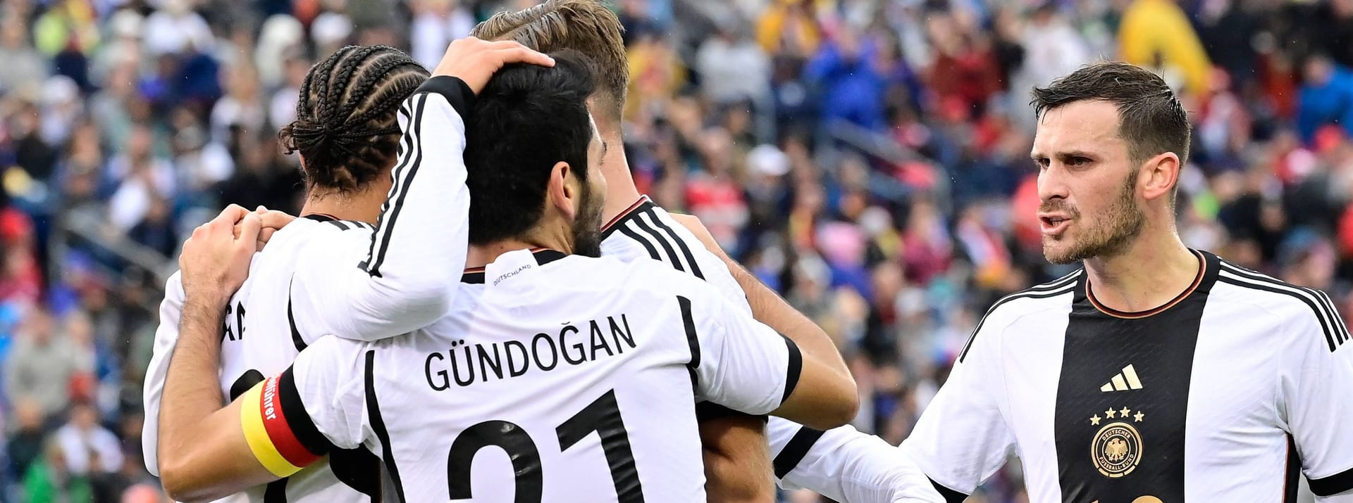 Deutschlands Spieler feiern ein Tor gegen die USA: Gleich mehrere DFB-Akteure wussten zu überzeugen.