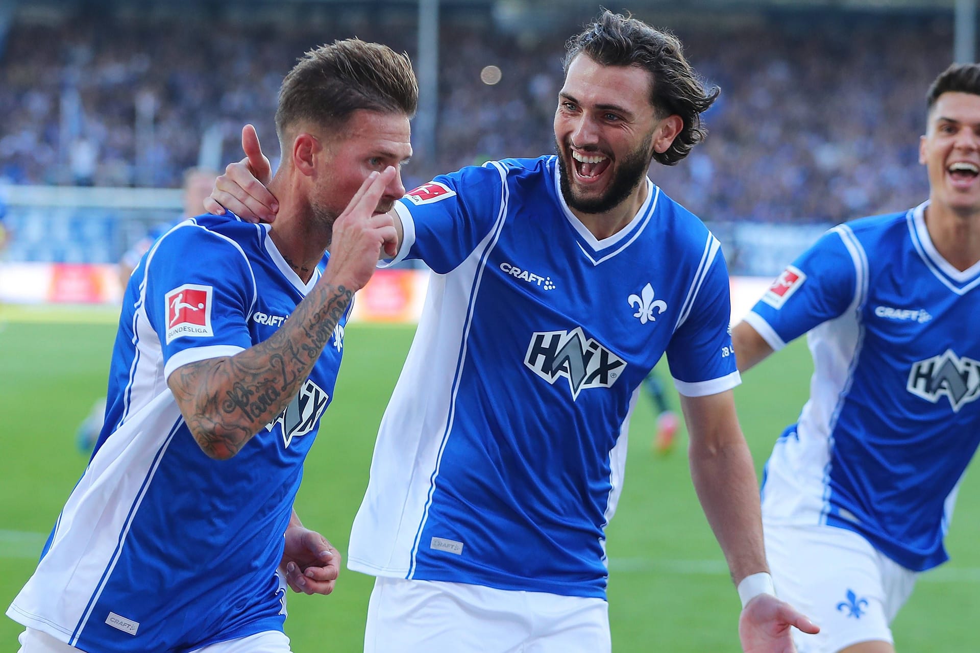 Tobias Kempe (l.) feiert sein Tor zum 4:0: Die "Lilien" wussten gegen Werder zu überzeugen.