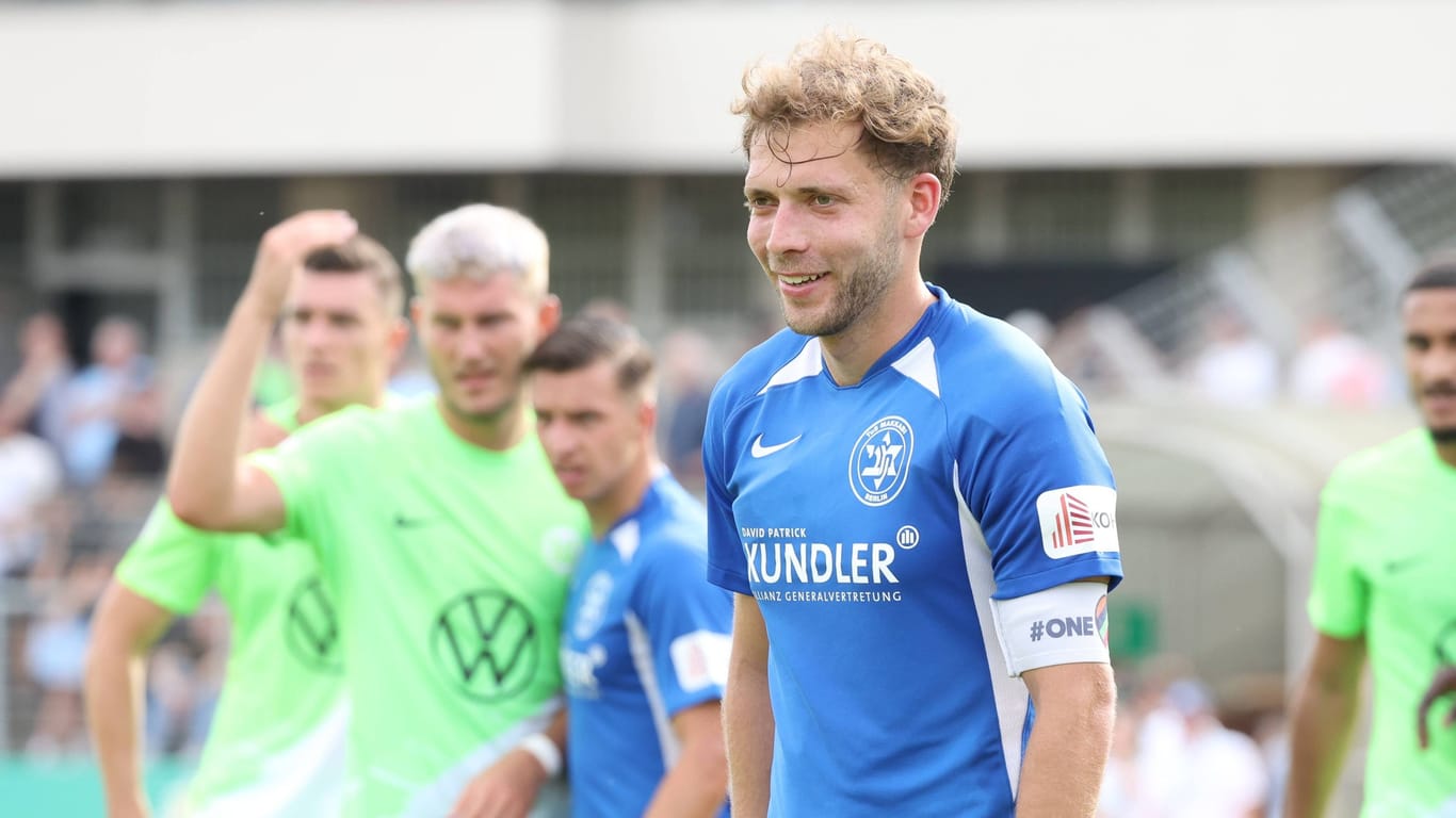 Doron Bruck von Makkabi Berlin im DFB-Pokalspiel gegen Wolfsburg (Archivbild): Der jüdische Berliner Klub möchte weiterspielen.