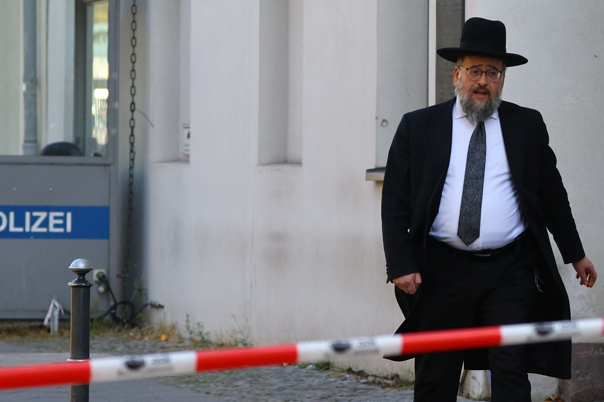 Die Synagoge war bewacht worden: Dennoch kam es zum Anschlagsversuch.