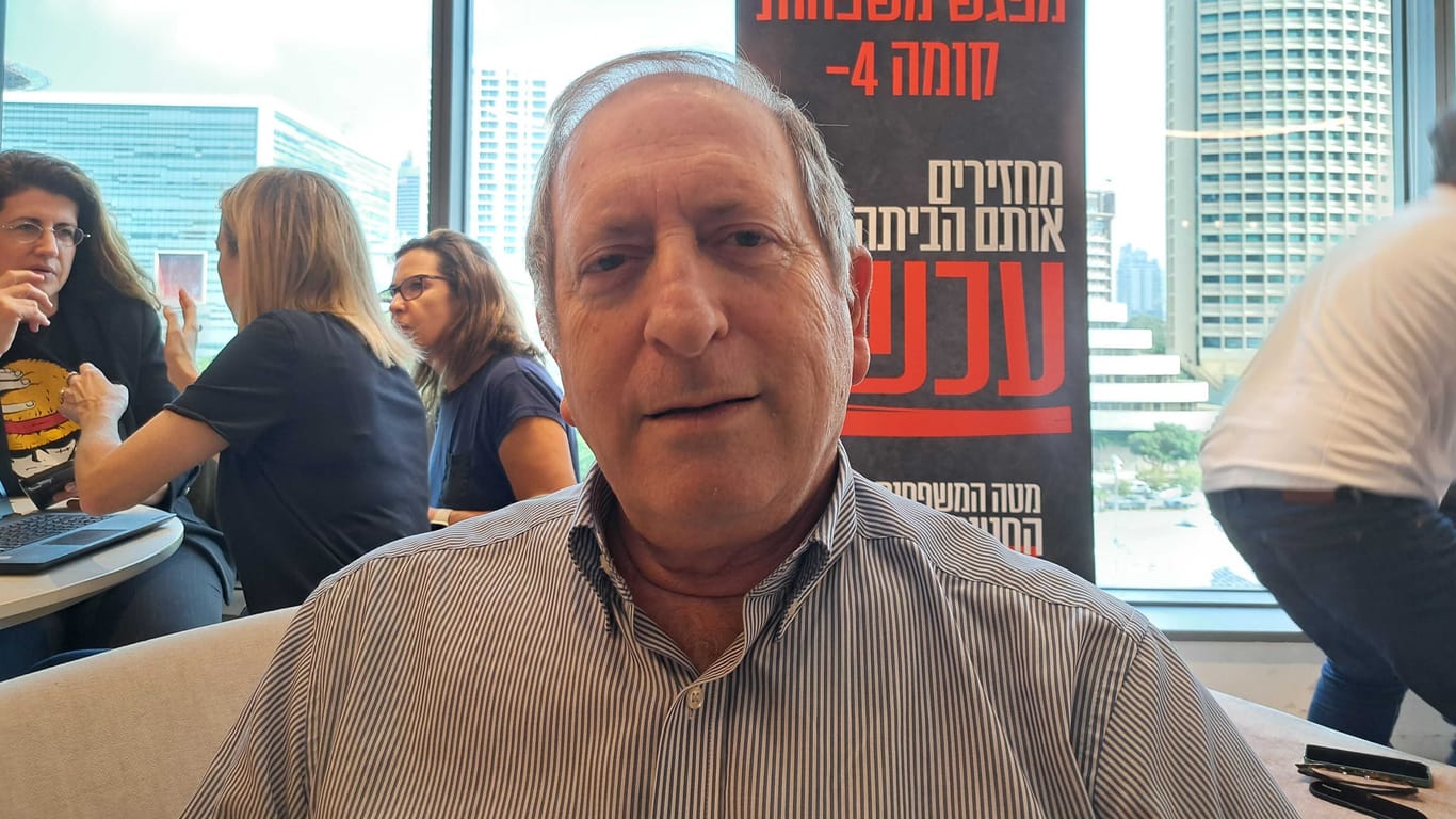 Der frühere hochrangige israelische Diplomat Aviv Shir-On unterstützt die Initiative "Bring Them Back Now".