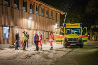 Rettungseinsatz unweit der Basteibrücke: Trotz sofortiger Rettungsmaßnahmen konnte der Mann nicht mehr gerettet werden.