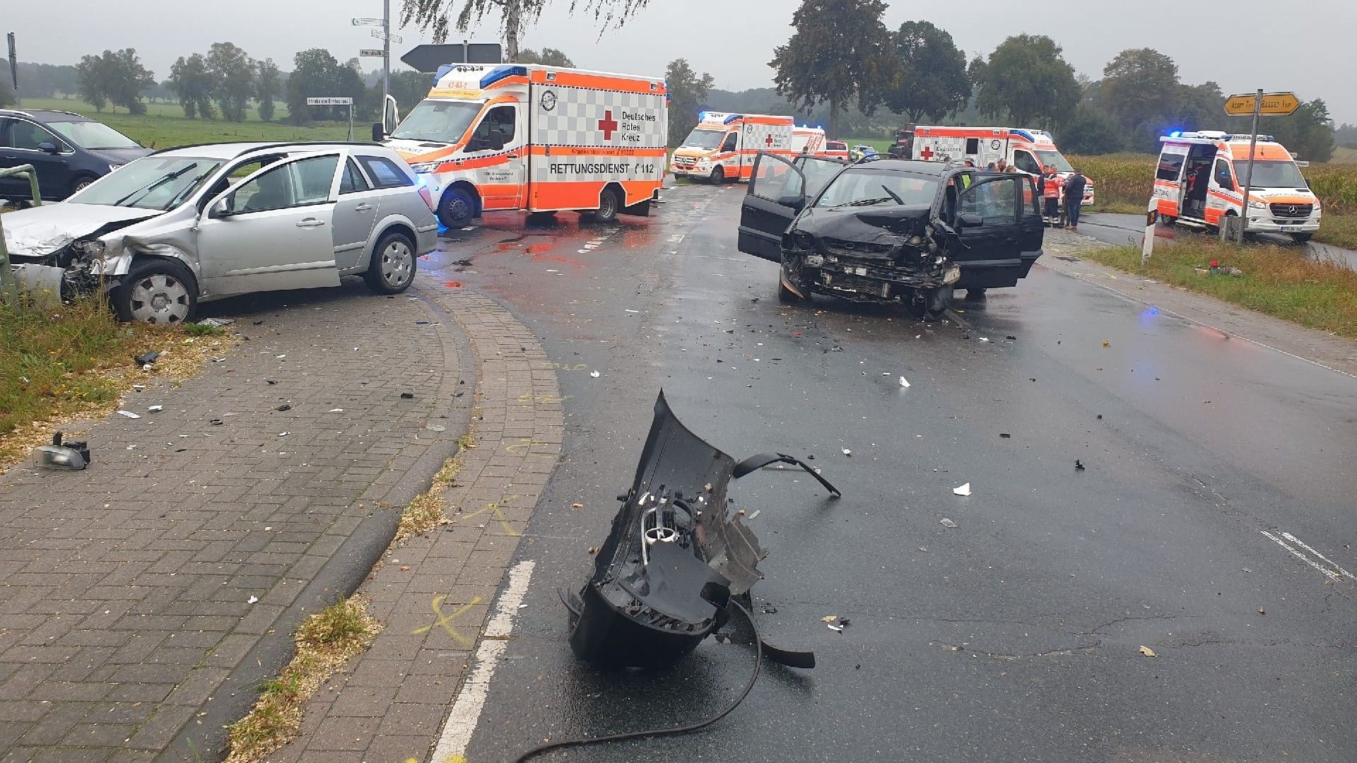 Die beiden beteiligten Unfallfahrzeuge: An ihnen entstand Totalschaden.