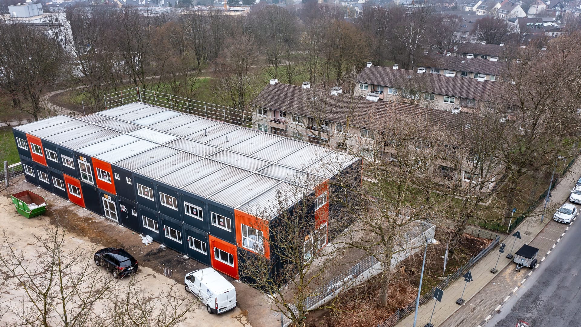 Unterricht in Containern statt im Schulgebäude (Symbolbild): Auch das wird jetzt diskutiert.