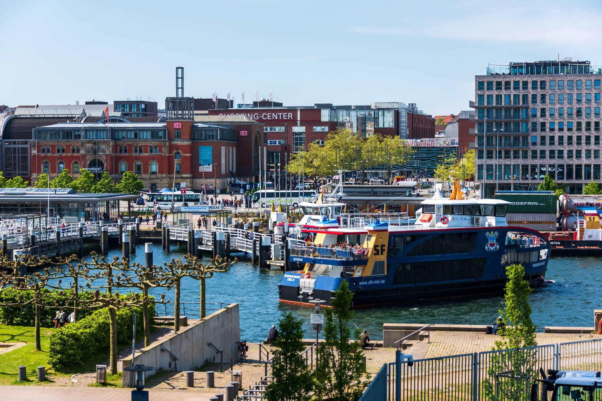 Kieler Hafen (Symbolbild): Die Europäische Umweltagentur hat die Luftqualität in europäischen Städten miteinander verglichen.