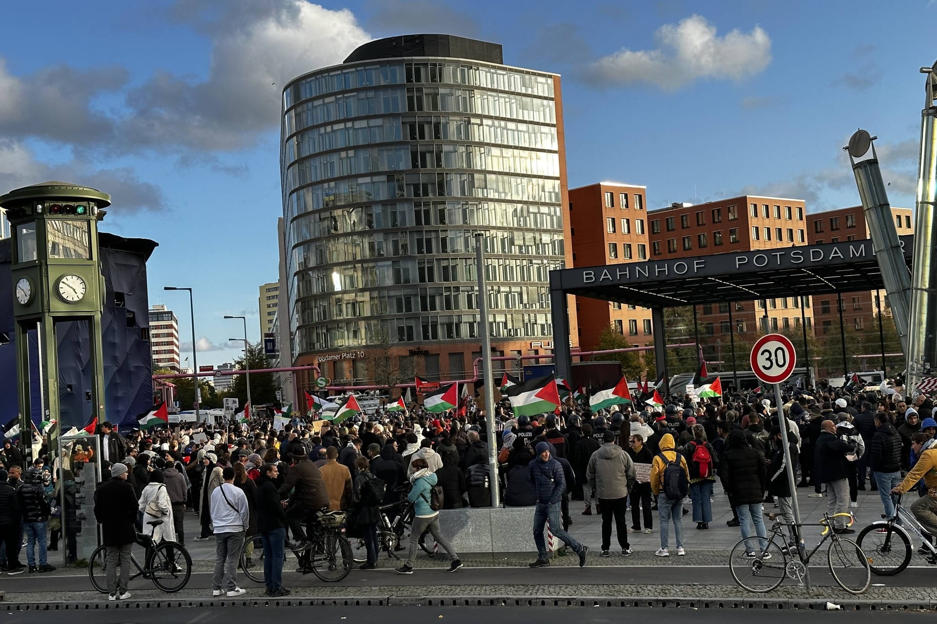 Anti-Israel Demo am Potsdamer Platz