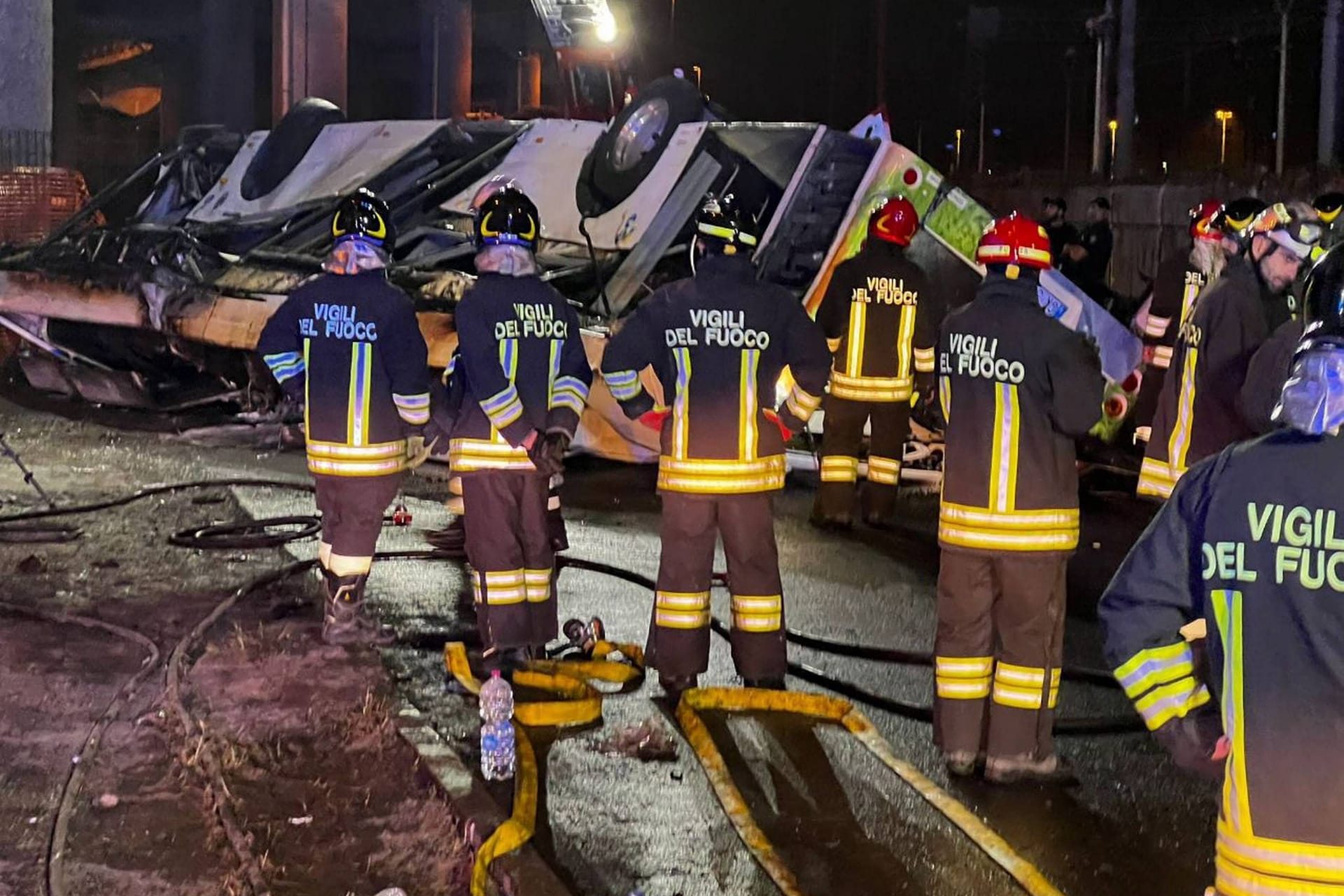 Wrack des verunfallten Busses in Venedig: