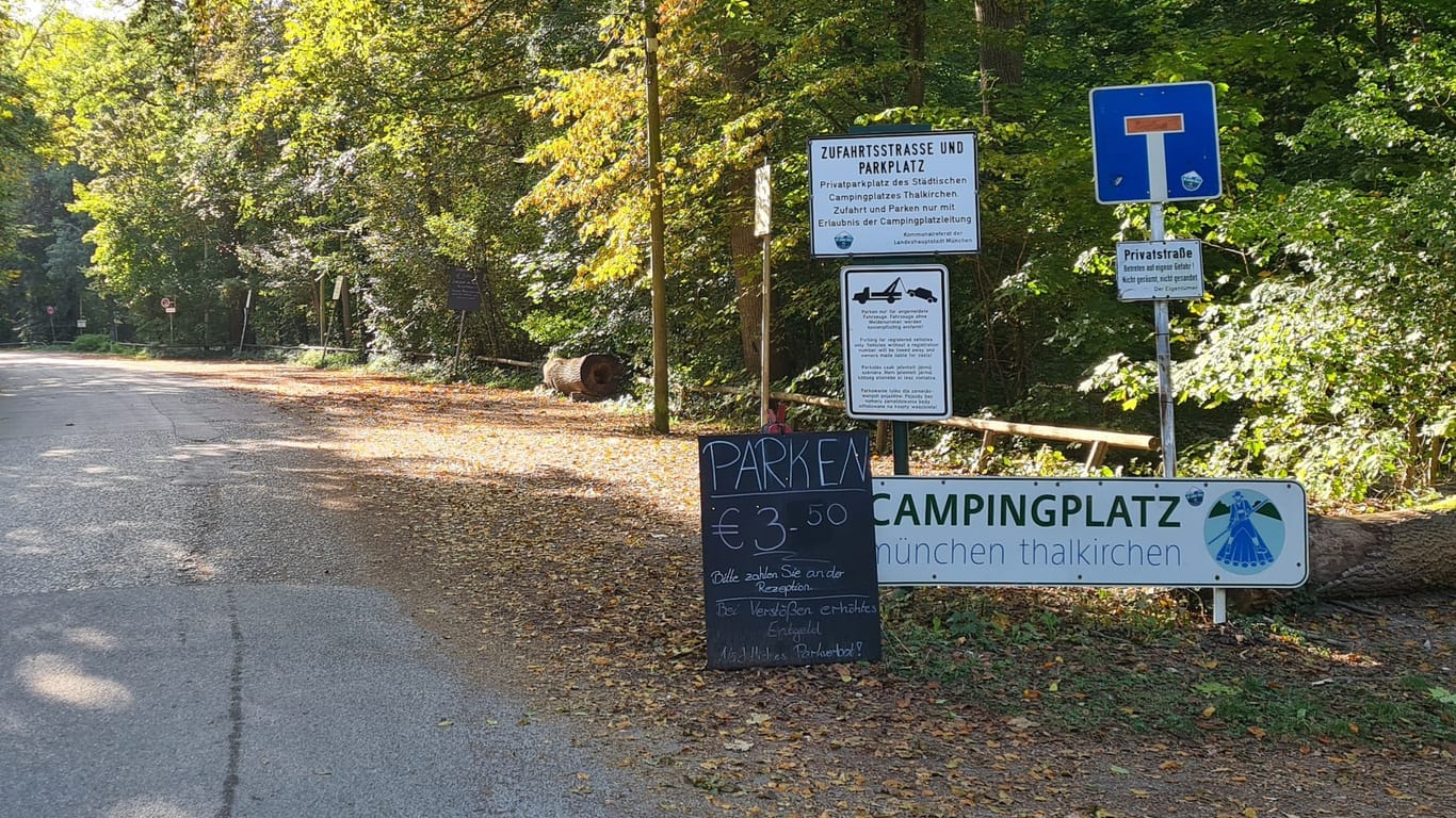 Die Zufahrt zum Campingplatz Thalkirchen: Studenten sucht man vor Ort vergebens.