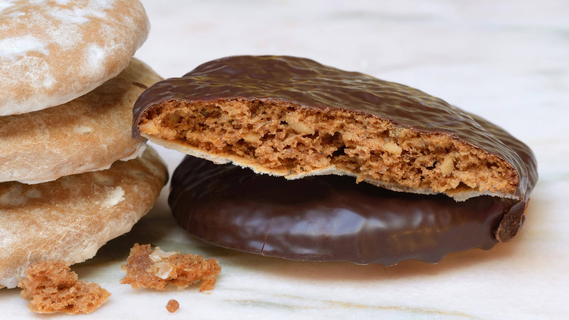 Nürnberger Lebkuchen: Sie sind im ganzen Land heiß begehrt, in Nürnberg können Sie sie direkt bei den Lebknüchereien kaufen, wenn Sie die Geheimtipps kennen.