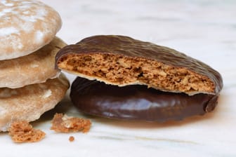 Nürnberger Lebkuchen: Sie sind im ganzen Land heiß begehrt, in Nürnberg können Sie sie direkt bei den Lebknüchereien kaufen, wenn Sie die Geheimtipps kennen.