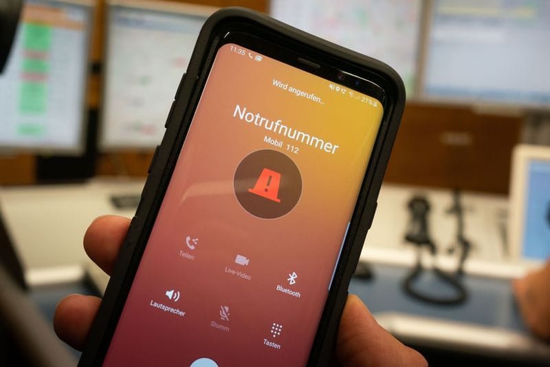 Buttcall: Ein Notruf kann auch aus Versehen abgesetzt werden.
