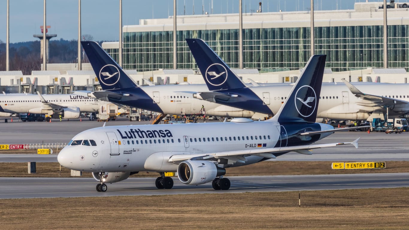 Ein Airbus A319-100 am Flughafen München (Symbolbild): Der Flieger wurde für 38 Stunden aus dem Verkehr gezogen.