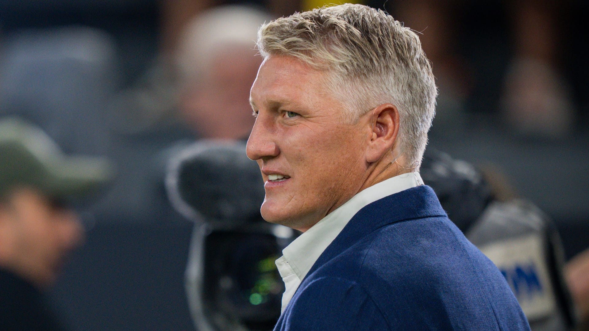 Bastian Schweinsteiger: Der Weltmeister zeigte sich von einer Entscheidung des Bundestrainers überrascht. Bastian Schweinsteiger: Der Weltmeister zeigte sich von einer Entscheidung des Bundestrainers überrascht.
