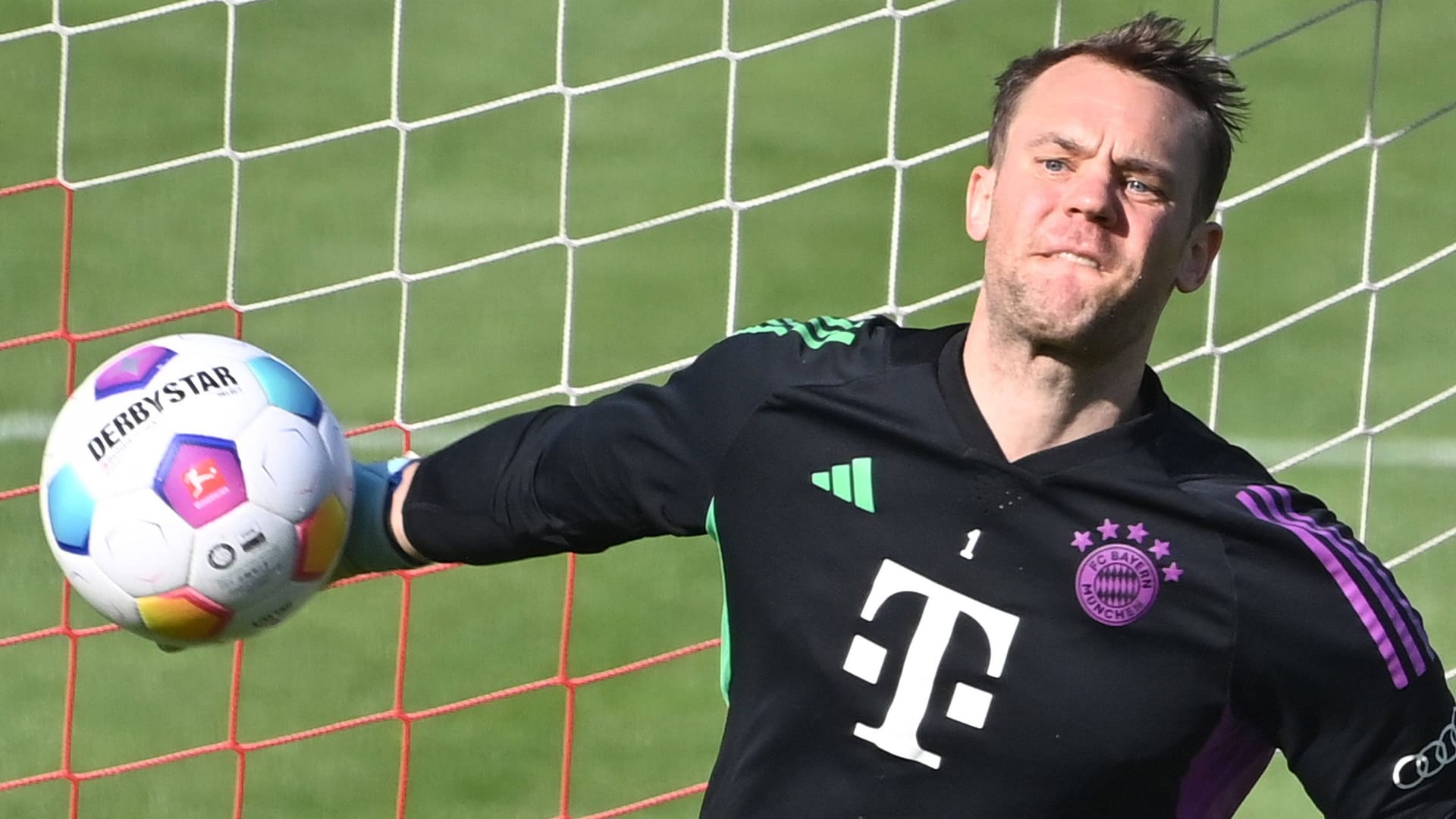 Manuel Neuer: Nach langer Leidenszeit steht der 37-Jährige unmittelbar vor seiner Rückkehr ins Tor des FC Bayern.