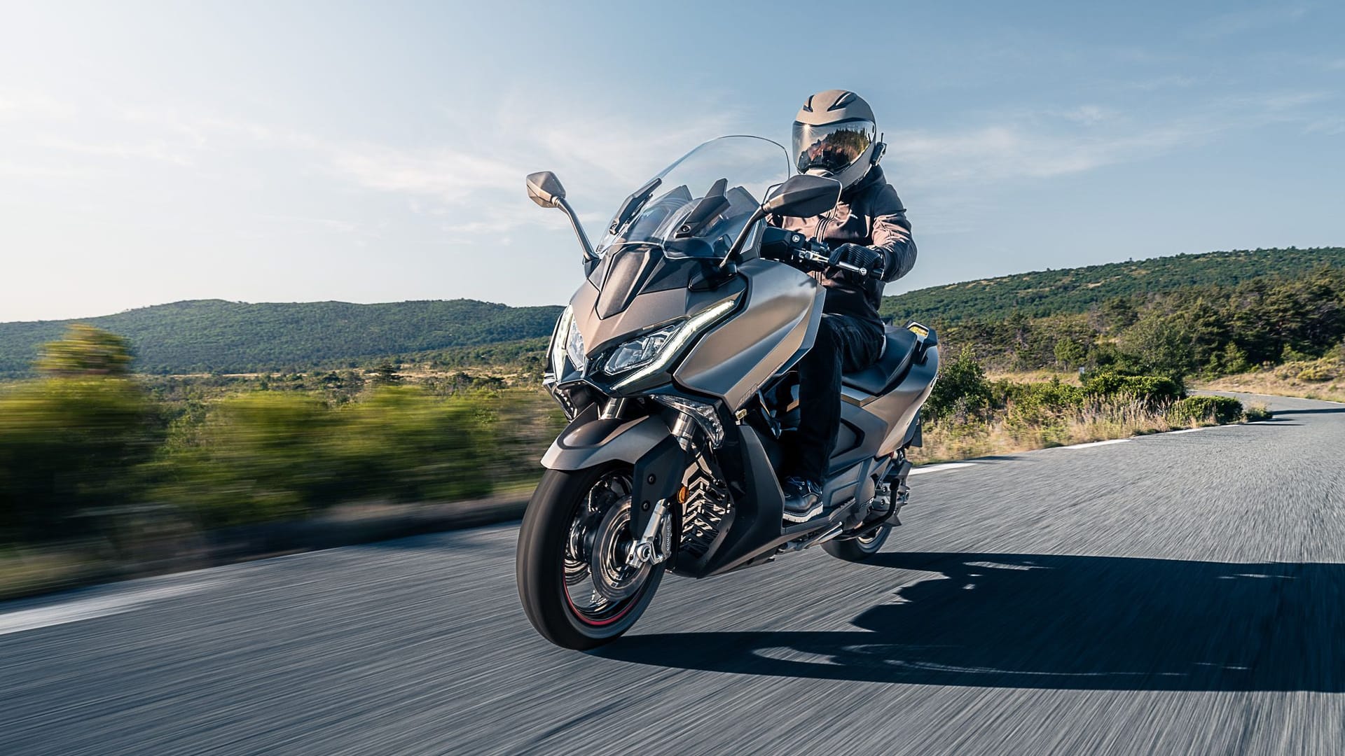 Seit Sommer bietet Kymco seinen Sport-Touring-Scooter AK 550i in der Version Premium an.