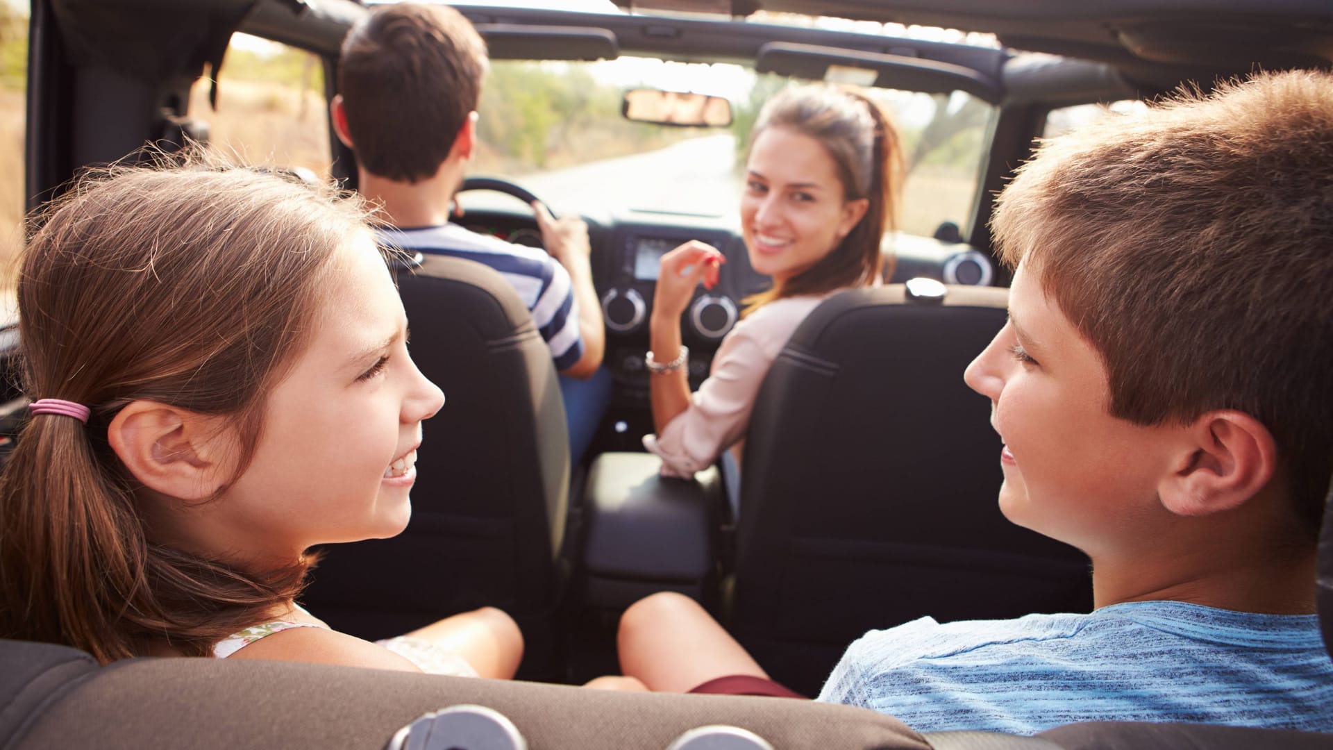 Sicherer Platz im Auto: Lange hieß es, hinten rechts würde man am besten sitzen. Aber das stimmt nicht.