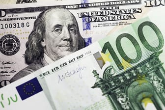 Euroschein und Dollarschein