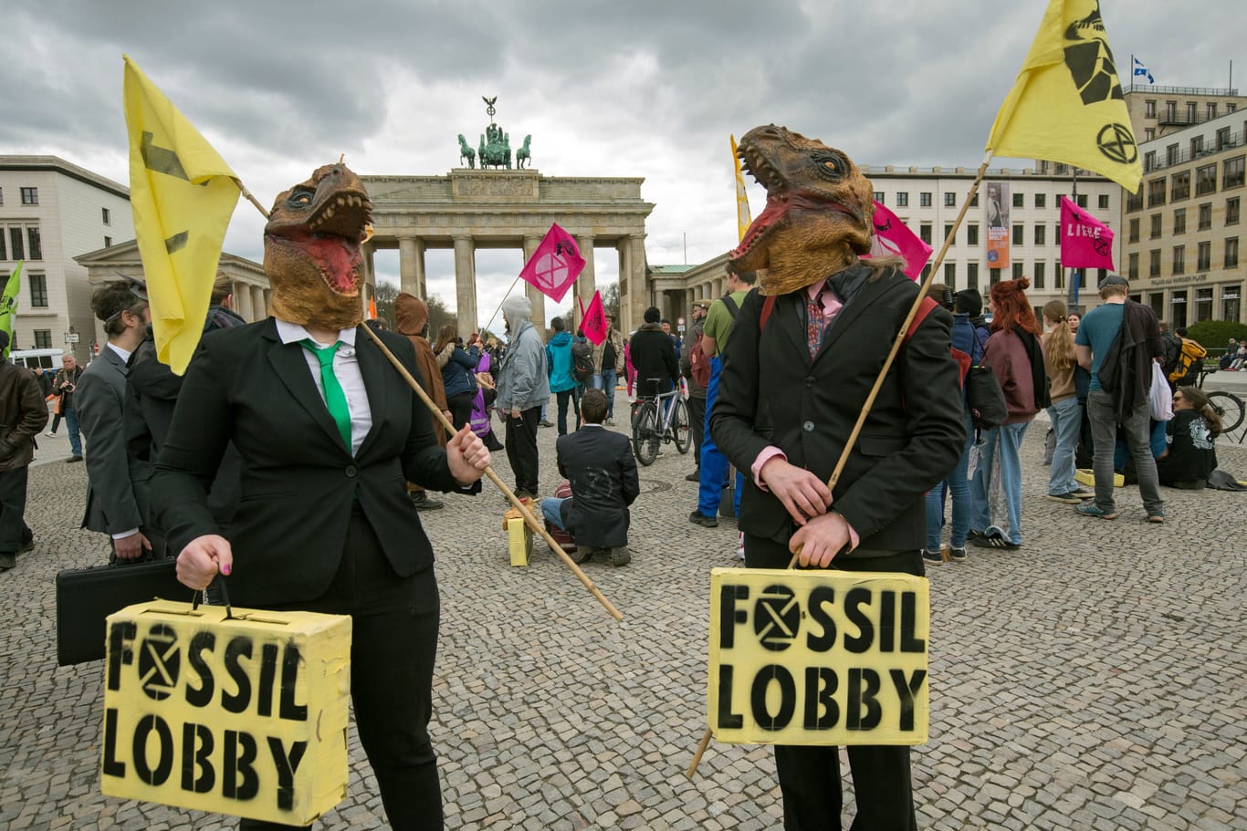 Klimaaktivisten von Extinction Rebellion bei einer Demonstration vor dem Brandenburger Tor (Archivbild):