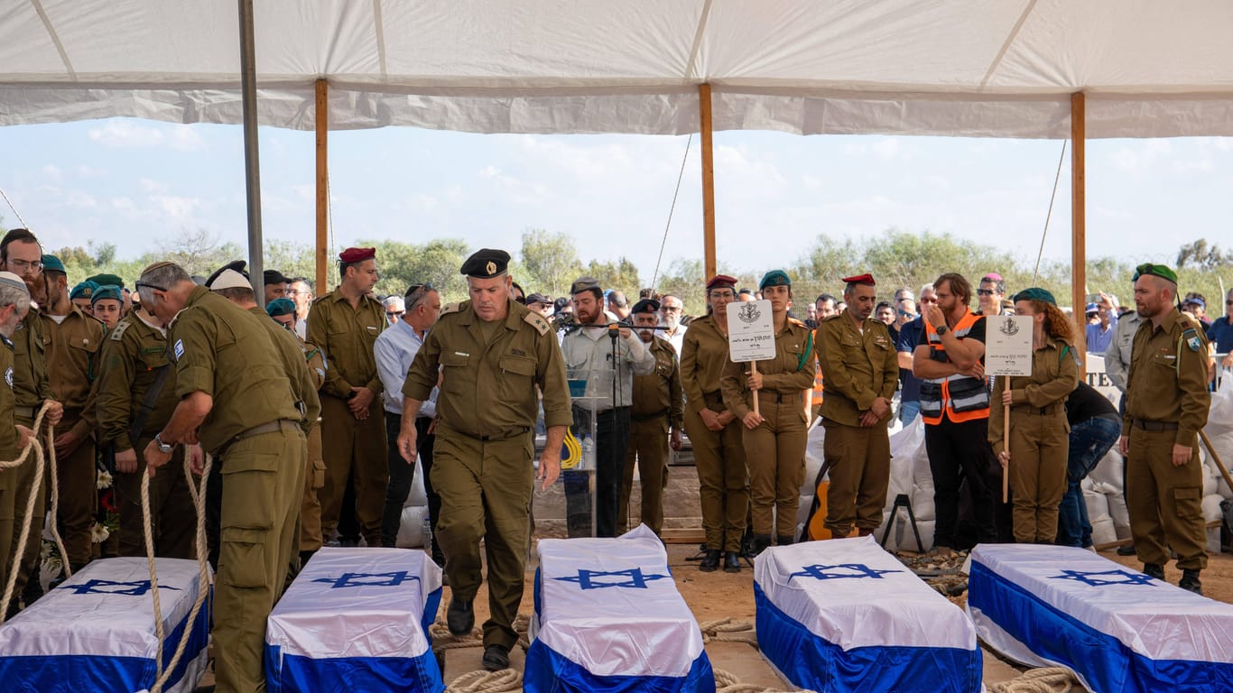 Beerdigung der Familie Kutz in der israelischen Stadt Gan Yavne.