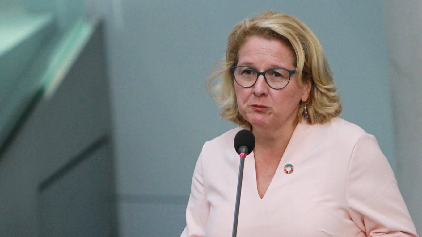 Svenja Schulz (Archivbild): Die Entwicklungsministerin spricht sich gegen Sachleistungen für Asylbewerber aus.