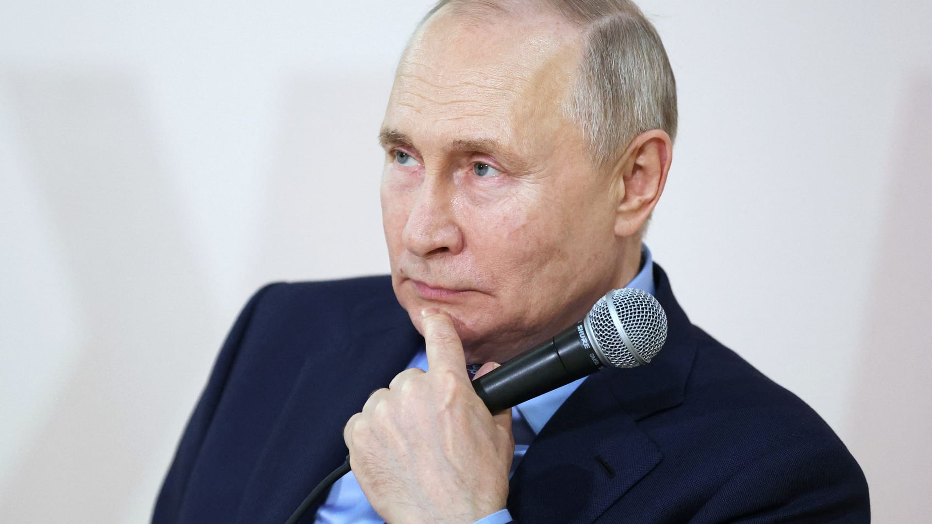 Putin bei einer Technologiemesse im russischen Weliki Nowgorod im September 2023.