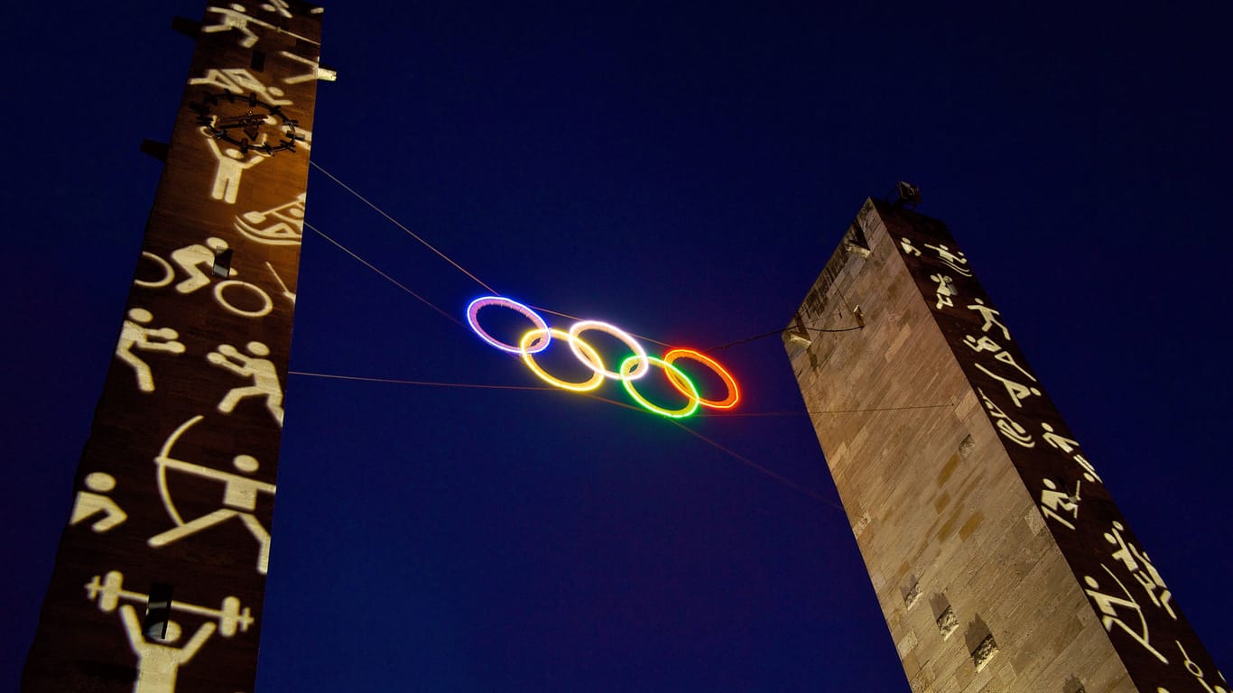 Beleuchtete Ringe im Berliner Olympiastadion (Symbolbild): Die Hauptstadt ist offen für eine neue Bewerbung.