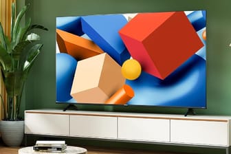 Der Hisense-Fernseher mit 4K besitzt eine Diagonale von 50 Zoll.