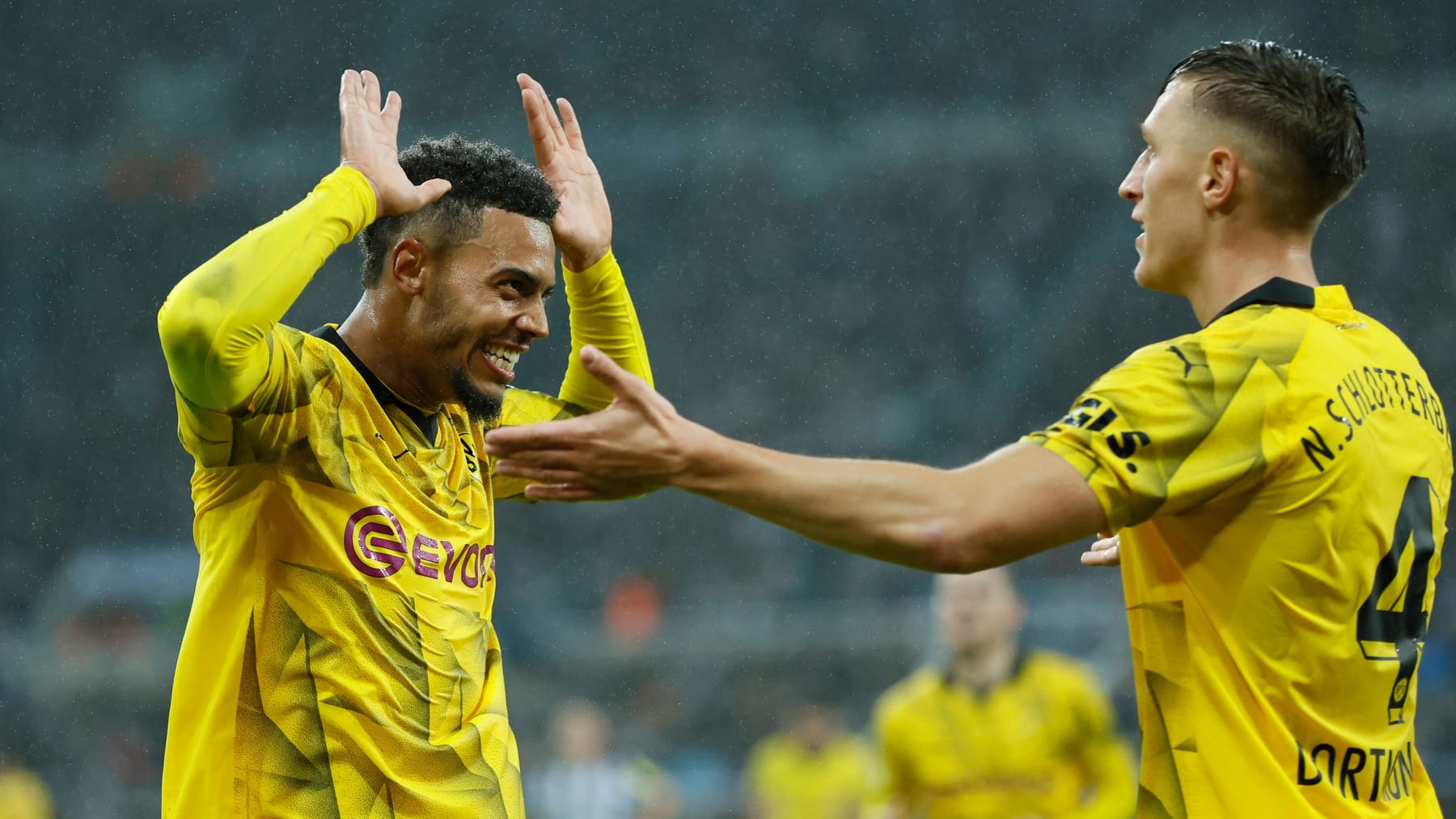 Champions League Bvb Siegt Knapp In Newcastle Sorgen Um Zwei Dfb Stars 